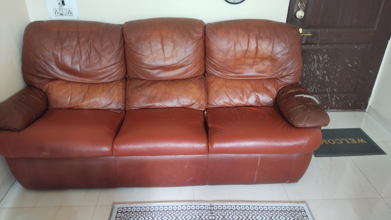 Details View - Sofa & Chairs photos - reseller,reseller marketplace,advetising your products,reseller bazzar,resellerbazzar.in,india's classified site,2 recliner chairs & a Sofa